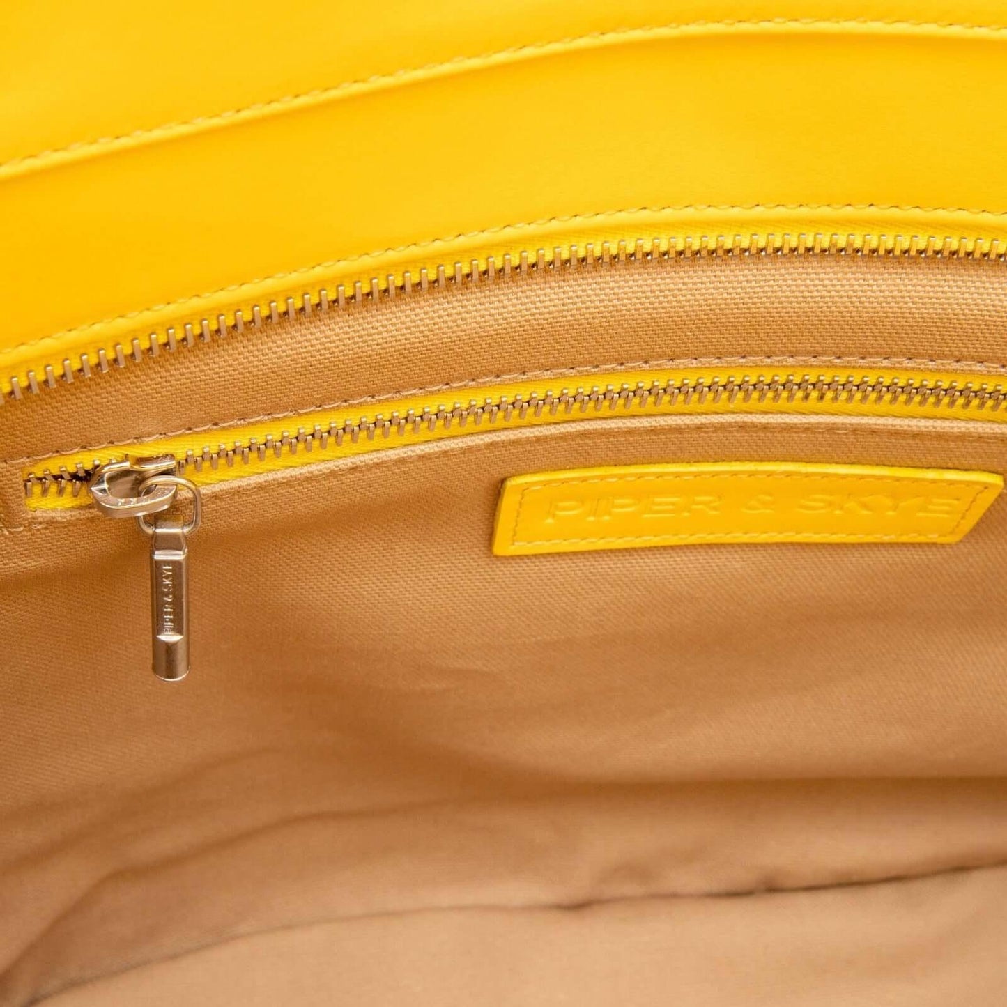 Rio Beach Bag in Camel Raffia & Honey Yellow Pirarucu