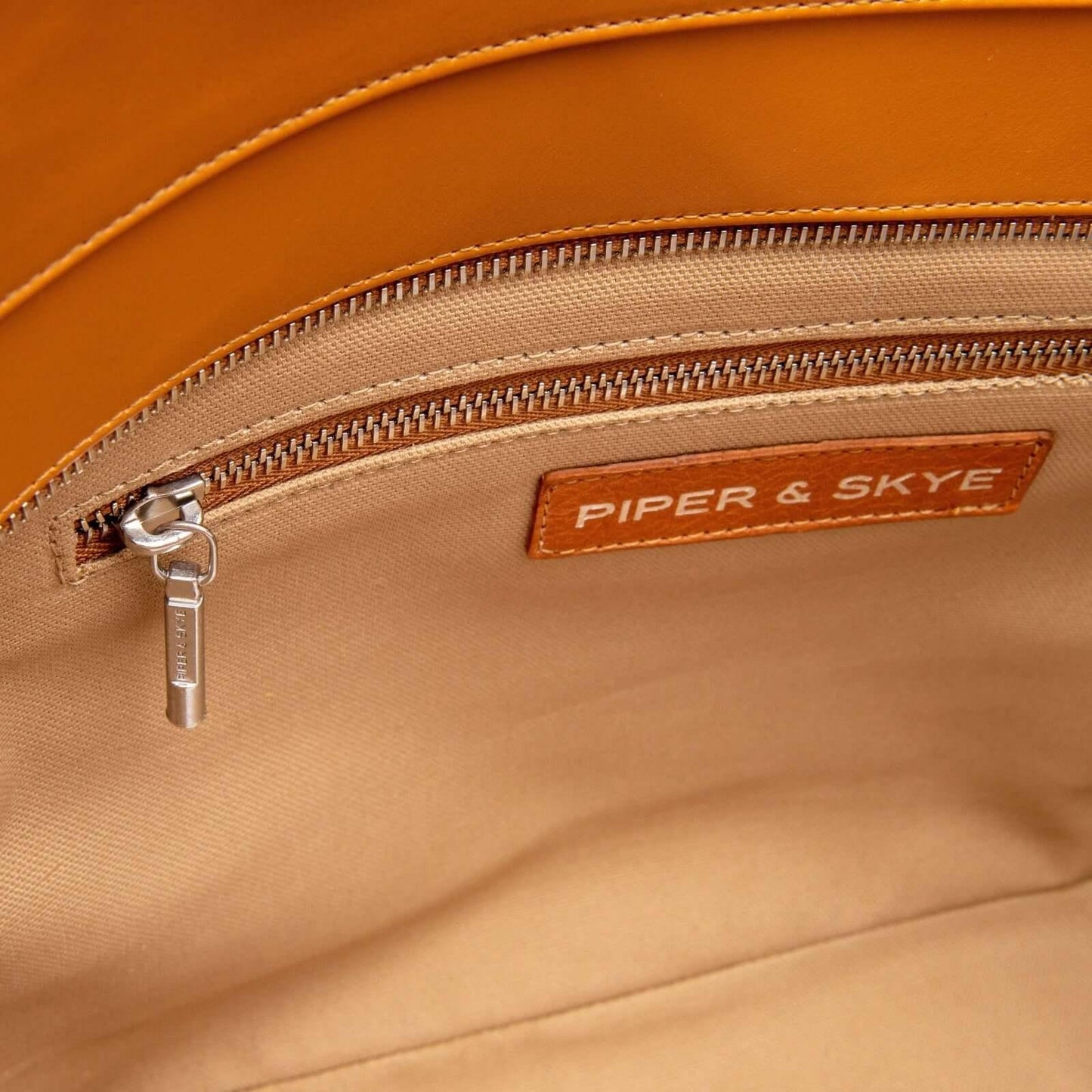 Rio Beach Bag in Camel Raffia & Cognac Pirarucu