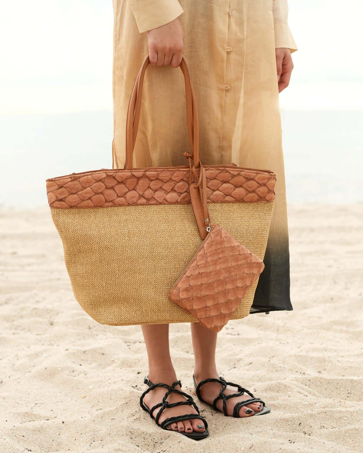 Rio Beach Bag in Camel Raffia & Cognac Pirarucu