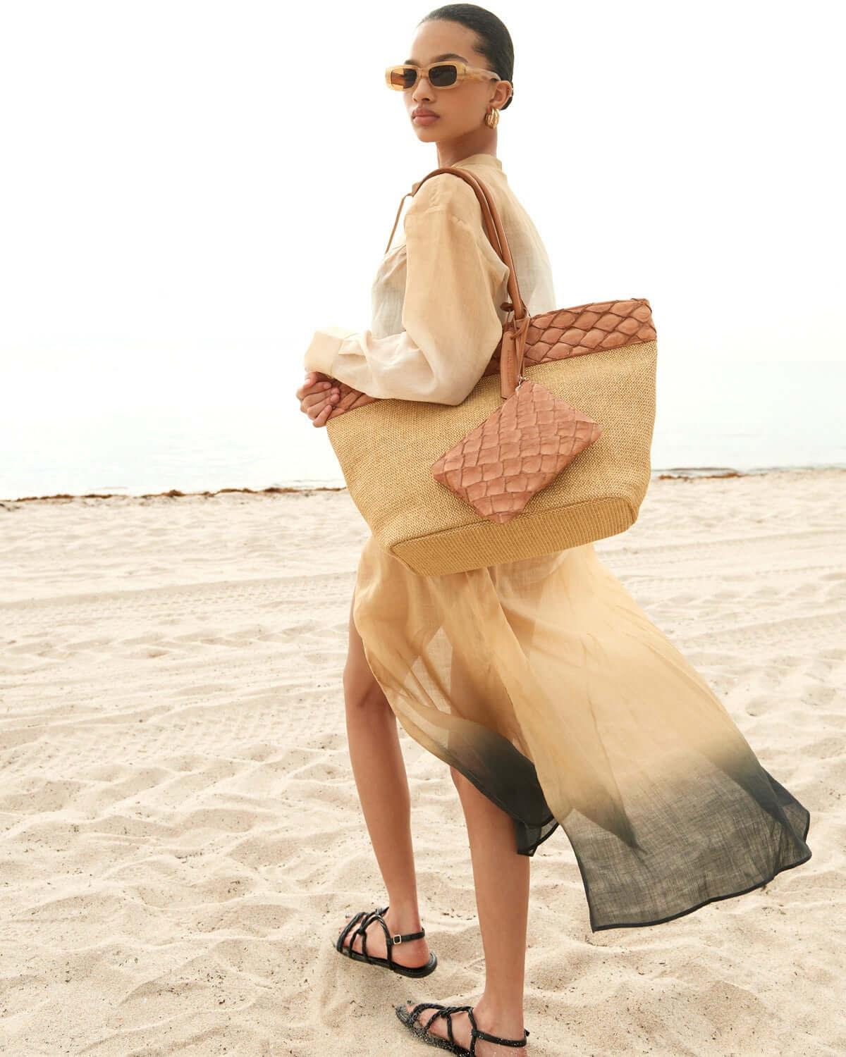 Rio Beach Bag in Camel Raffia & Cognac Pirarucu